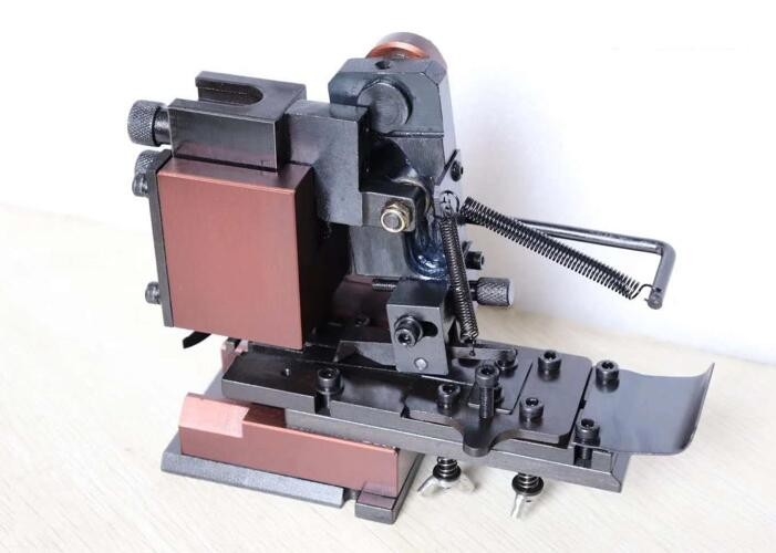 Straight Feed Terminal Crimping Tool Loại tự động / thủ công Độ bền cao